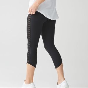 Lululemon Sunshine Salutation Crop